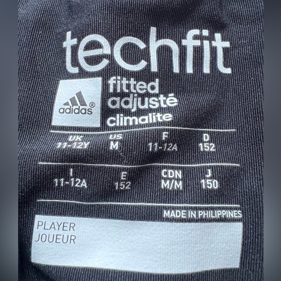Adidas Tech Fit Black Fitted Athletic Player Short Sleeved Shirt Size 11/12 - Picture 2 of 4